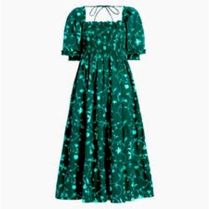 Only wore this dress a few times. It’s in great shape.